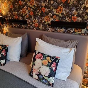 The Hogg House - A City Delight For Two
